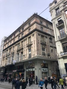 Tarihi taksim tokatlıyan işhanı iç ve dış restarosyon çalışmaları