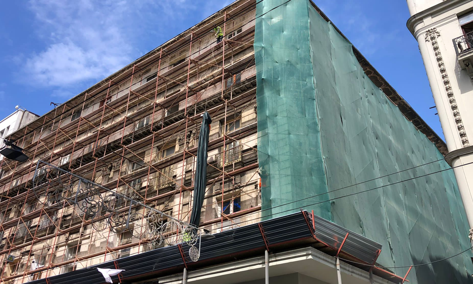 Tarihi taksim tokatlıyan işhanı iç ve dış restarosyon çalışmaları